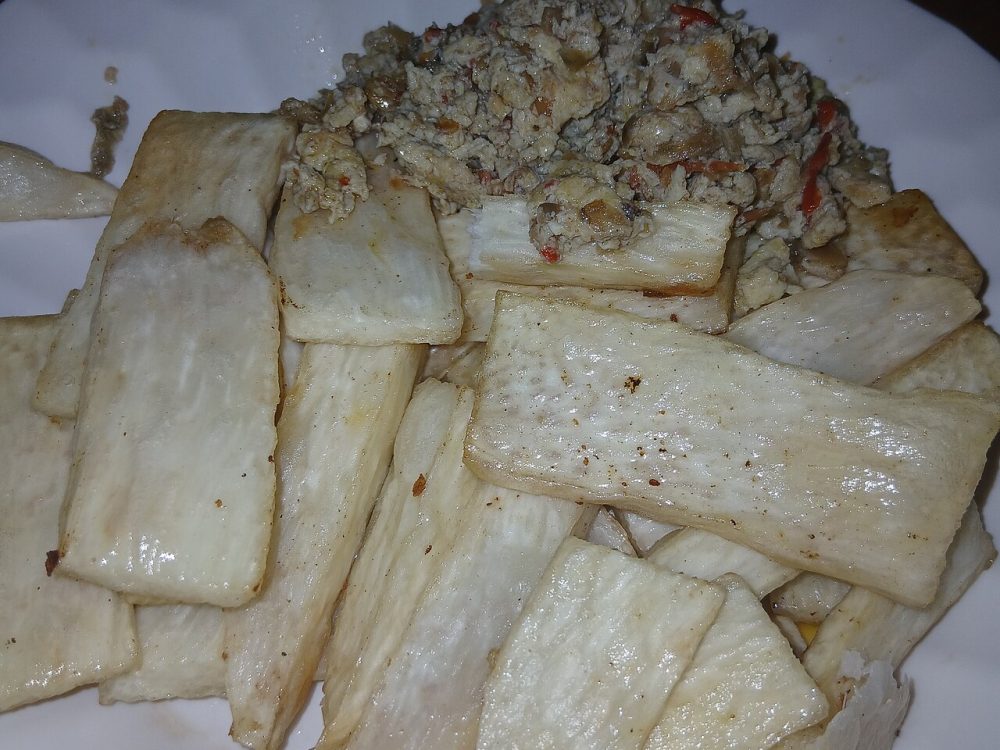 BOILED YAM / FRIED YAM/PLANTAIN WITH EGG SAUCE